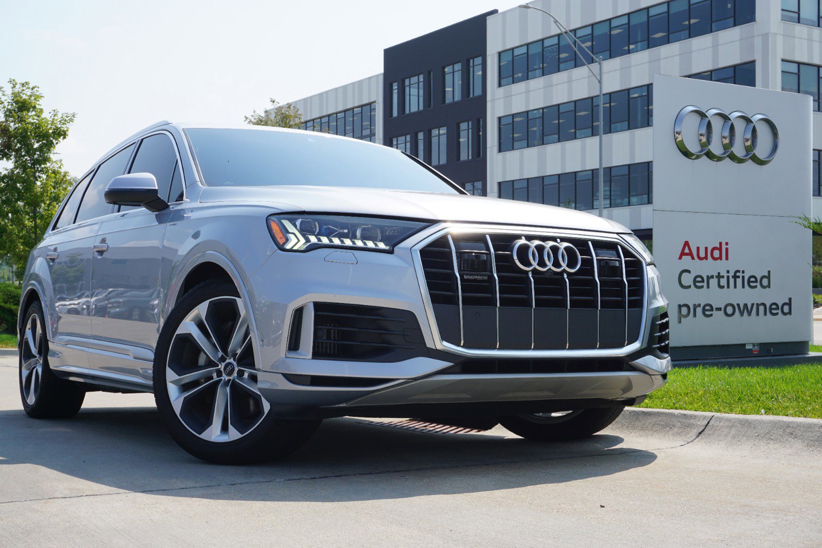 Used 2020 Audi Q7 Prestige with VIN WA1VXAF71LD002696 for sale in Omaha, NE