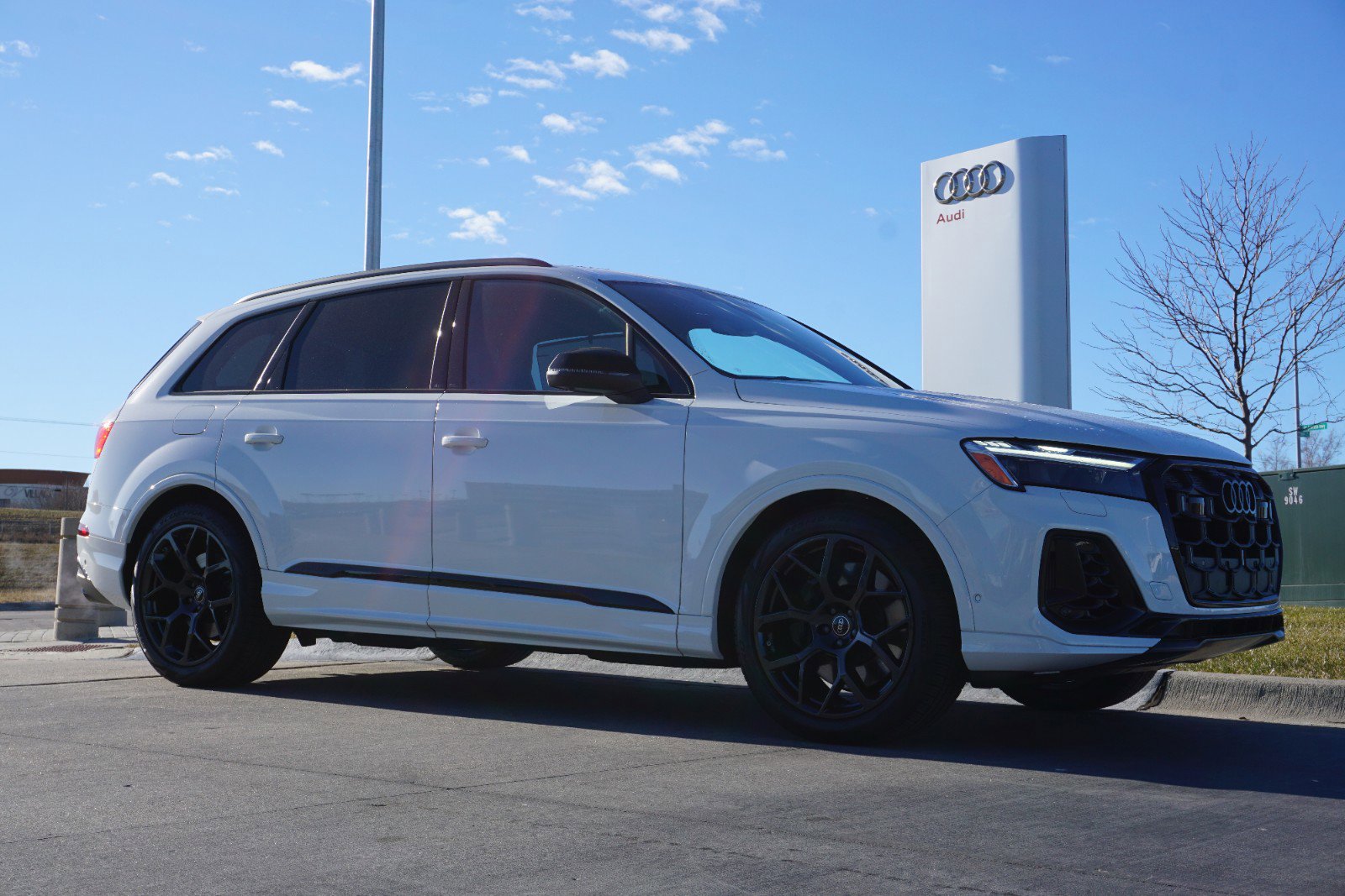 2025 Audi SQ7 Premium Plus photo 2