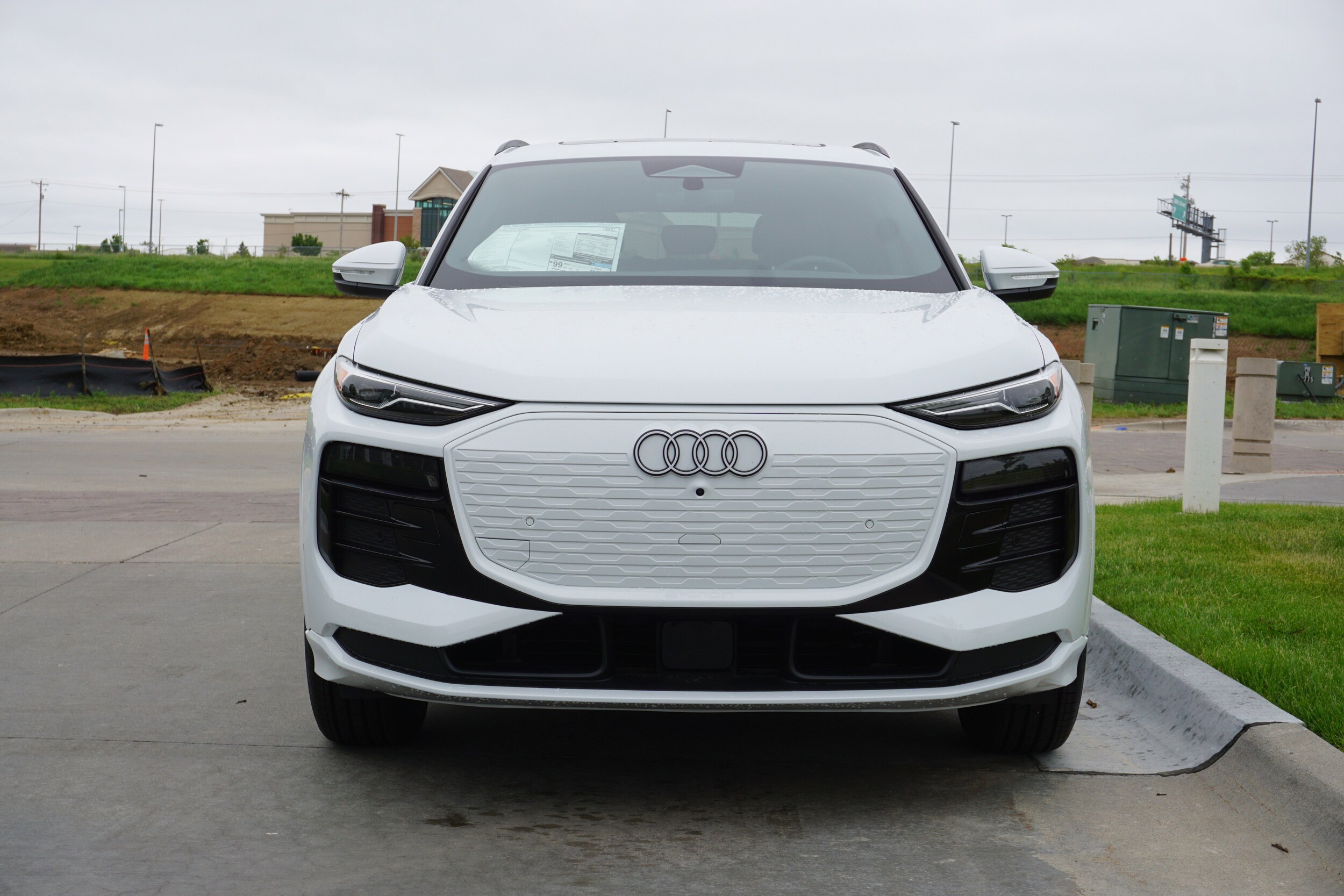 2025 Audi Q6 E-tron Premium photo 3