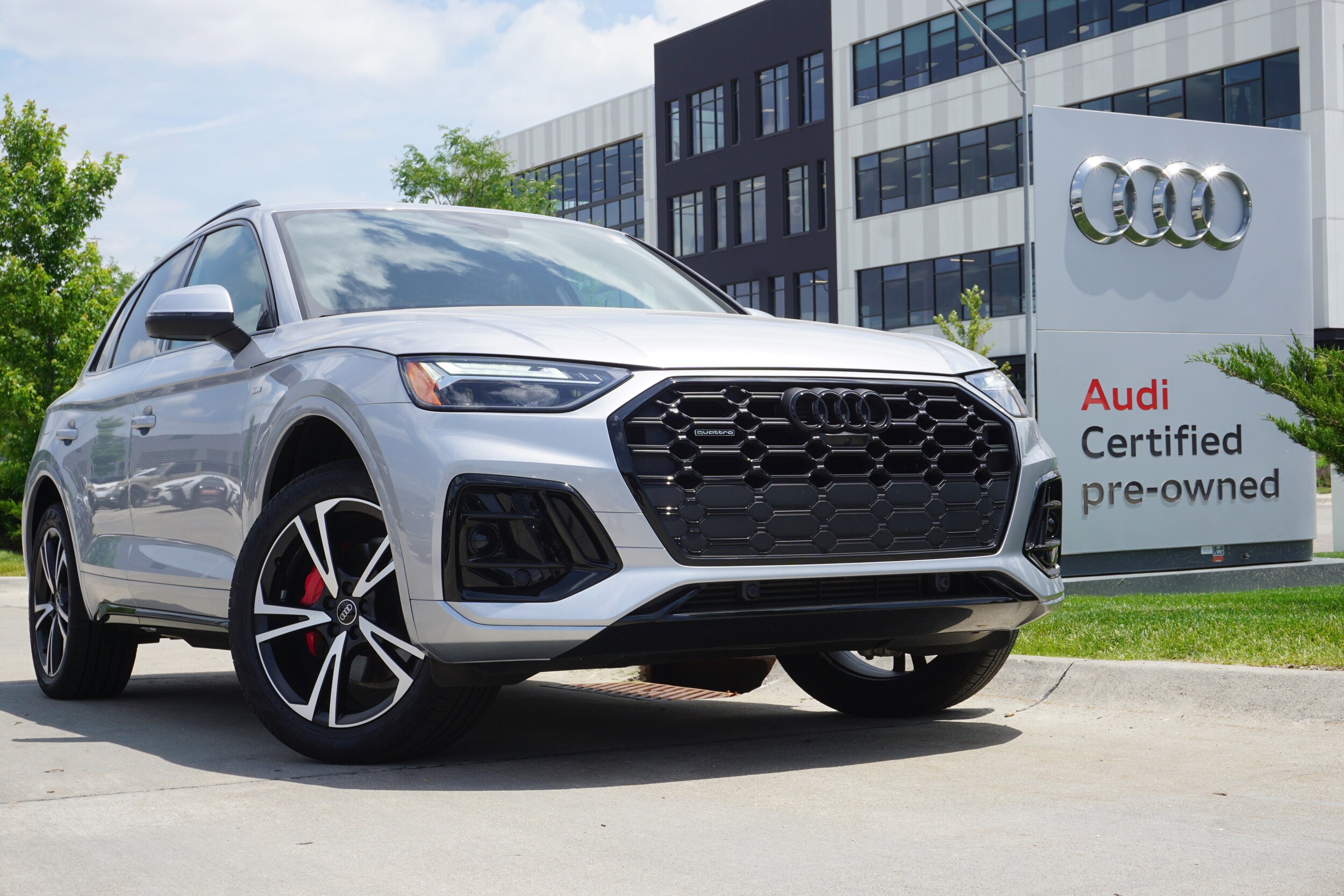 2025 Audi Q5 S line Premium Plus photo 2