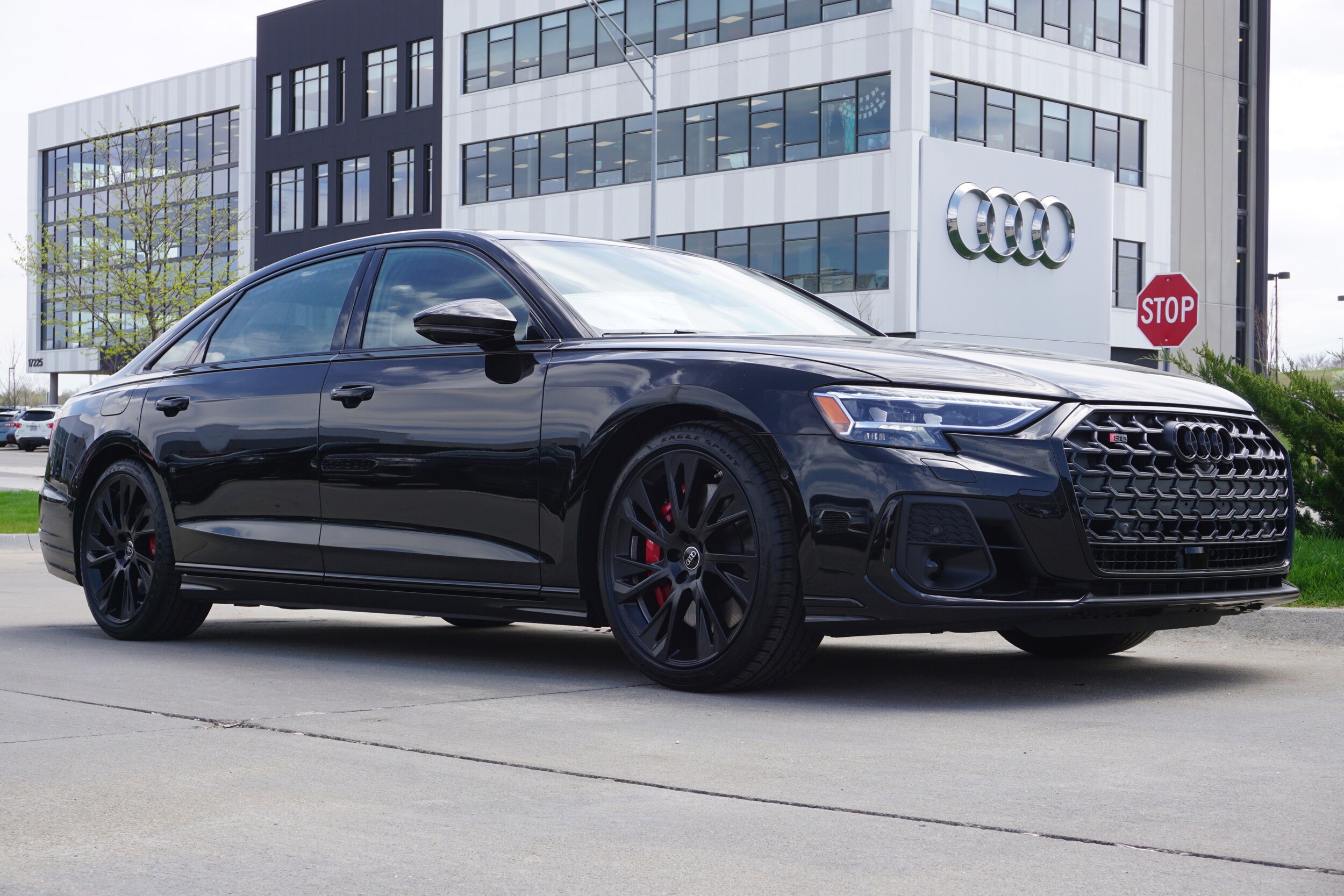 2025 Audi S8 4.0T photo 2