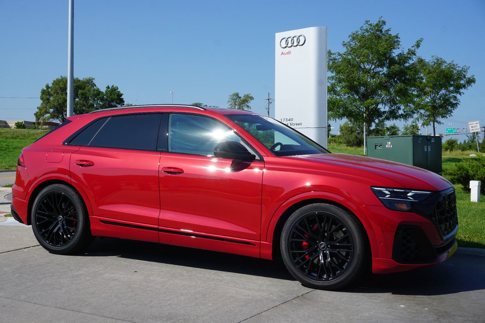 2024 Audi SQ8 Prestige photo 4