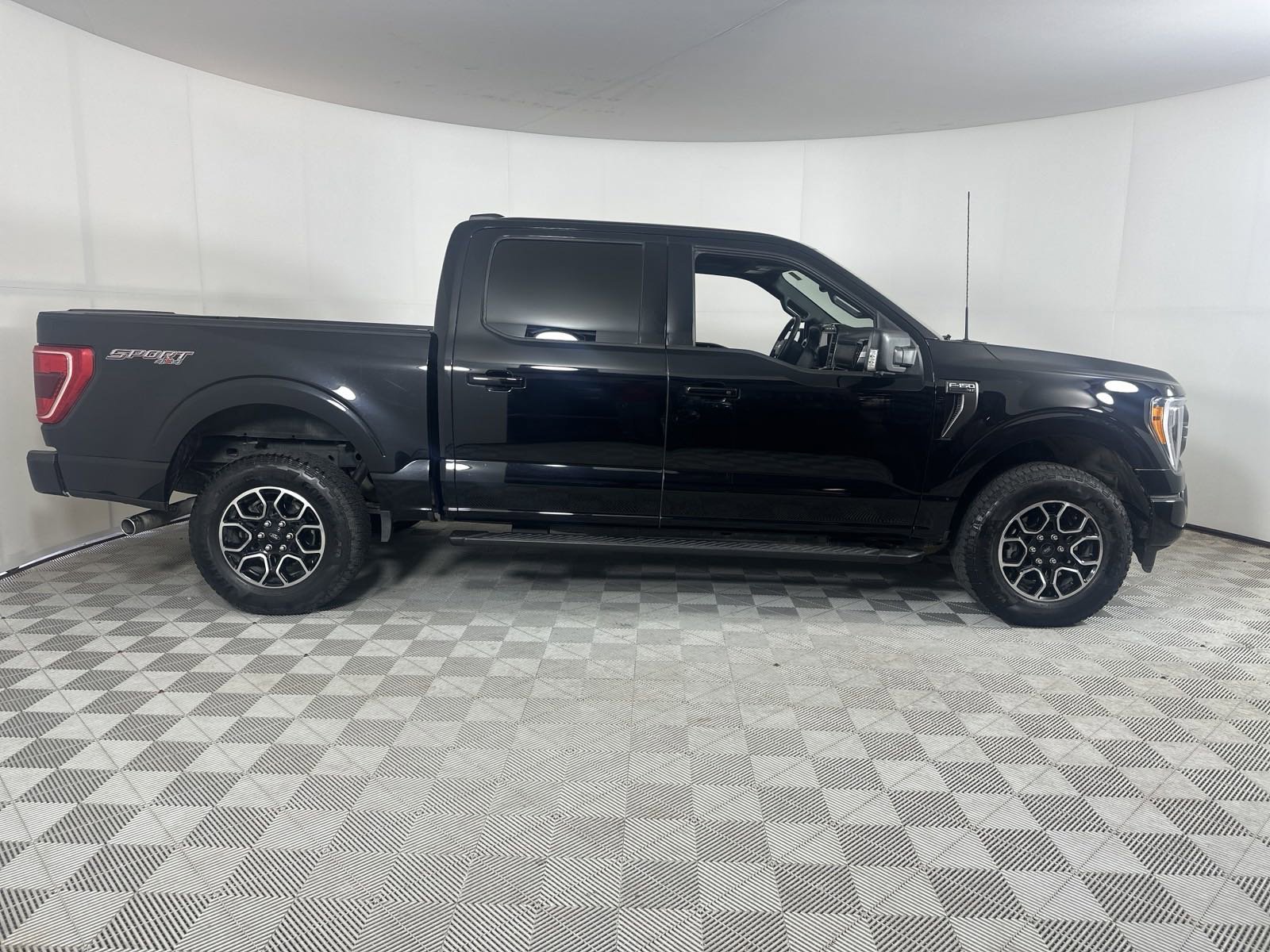 Used 2022 Ford F-150 XLT with VIN 1FTEW1EP7NFB81330 for sale in Omaha, NE