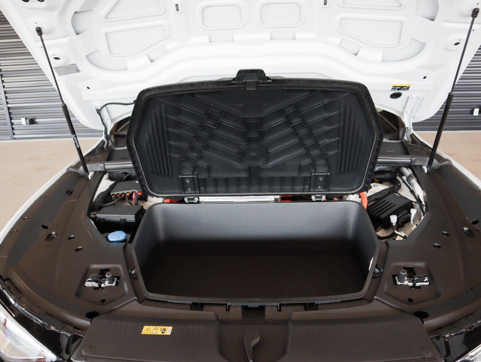 2024 Audi Q8 E-tron Prestige photo 4