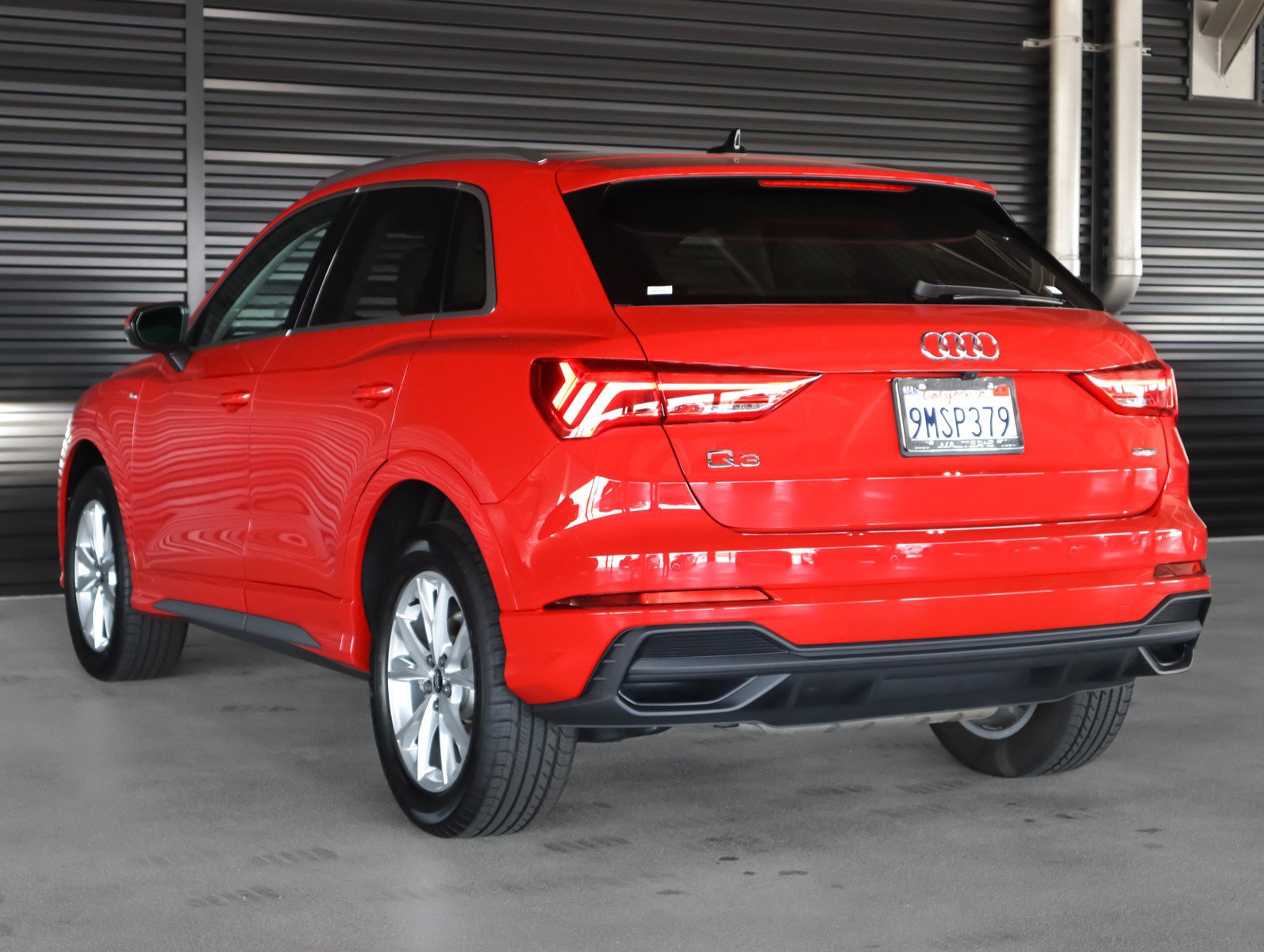 2025 Audi Q3 S line Premium Plus photo 2