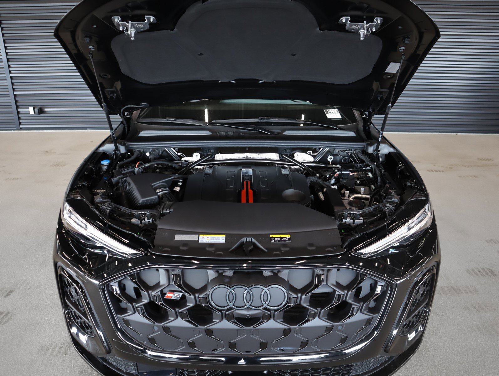 2025 Audi SQ5 Premium Plus photo 3