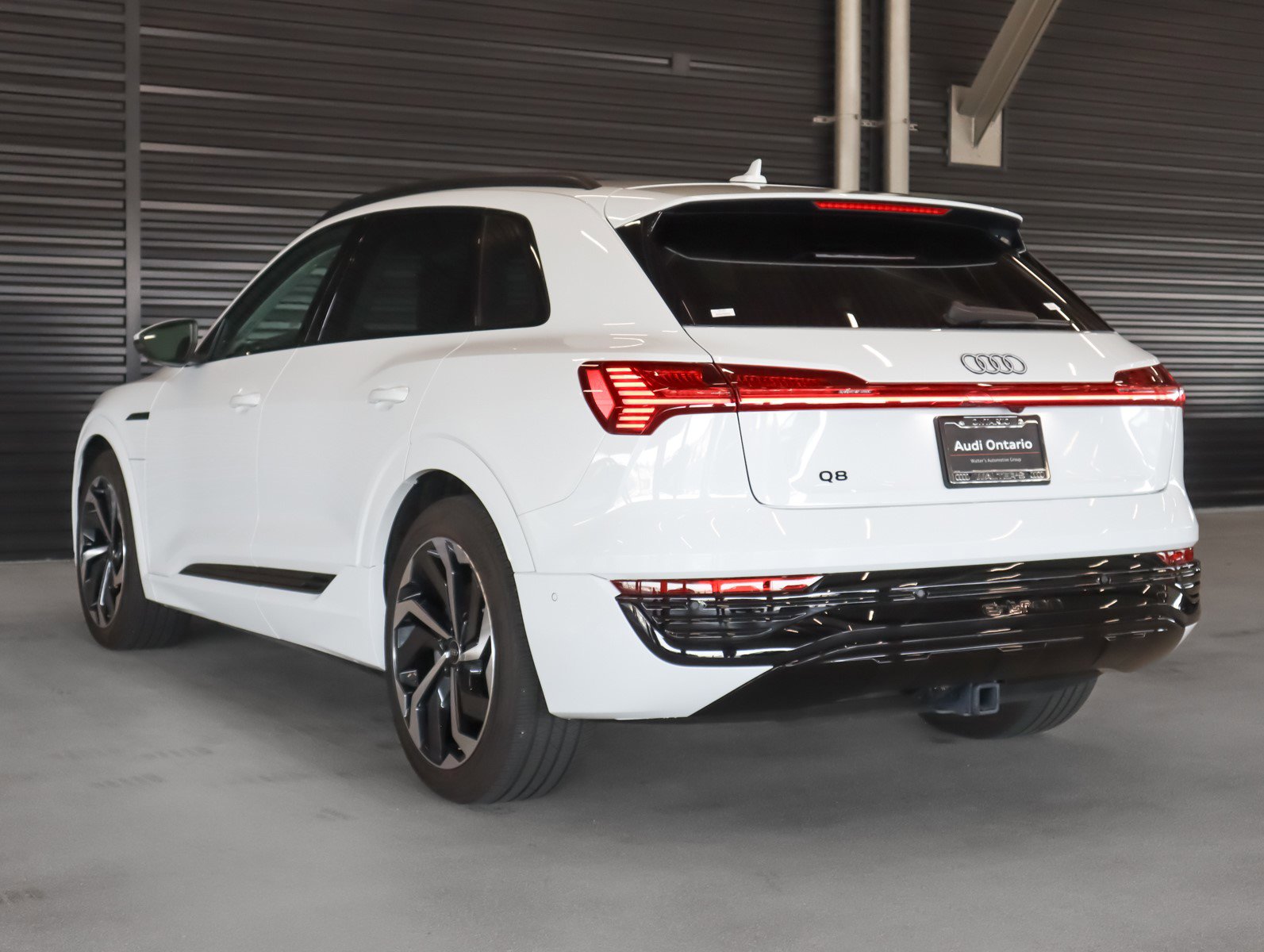 2024 Audi Q8 E-tron Prestige photo 2