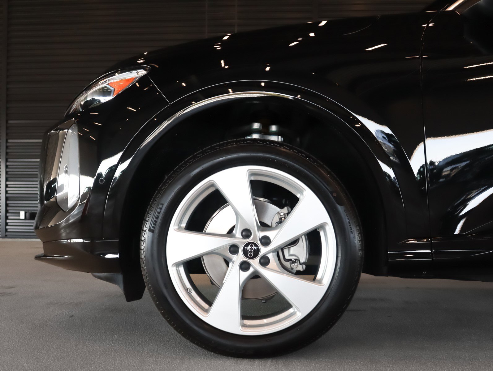2025 Audi Q5 Premium Plus photo 4