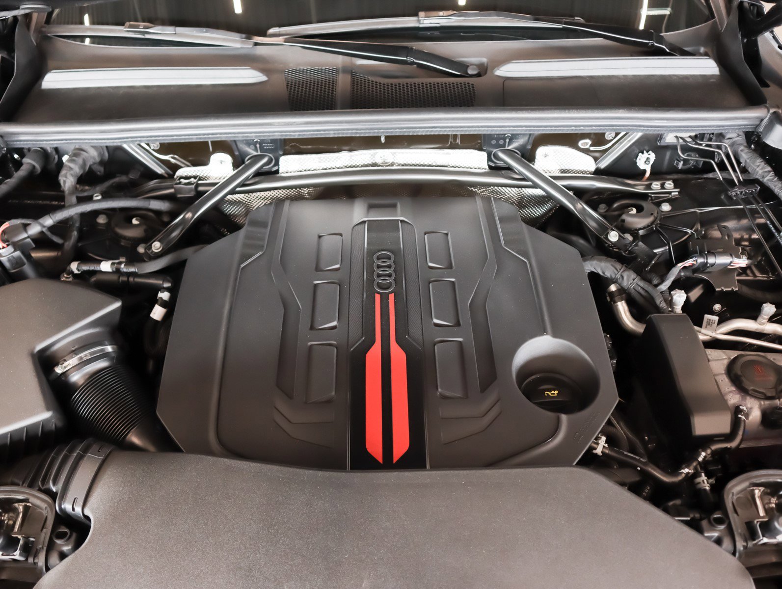 2025 Audi SQ5 Prestige photo 3