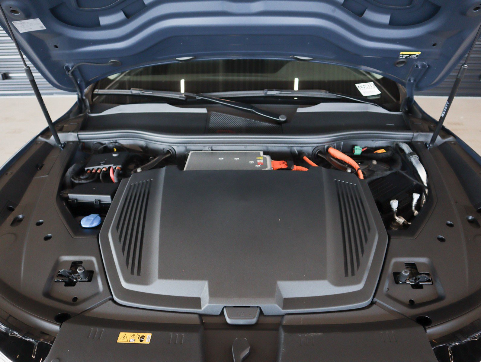 2024 Audi Q8 E-tron Premium Plus photo 3