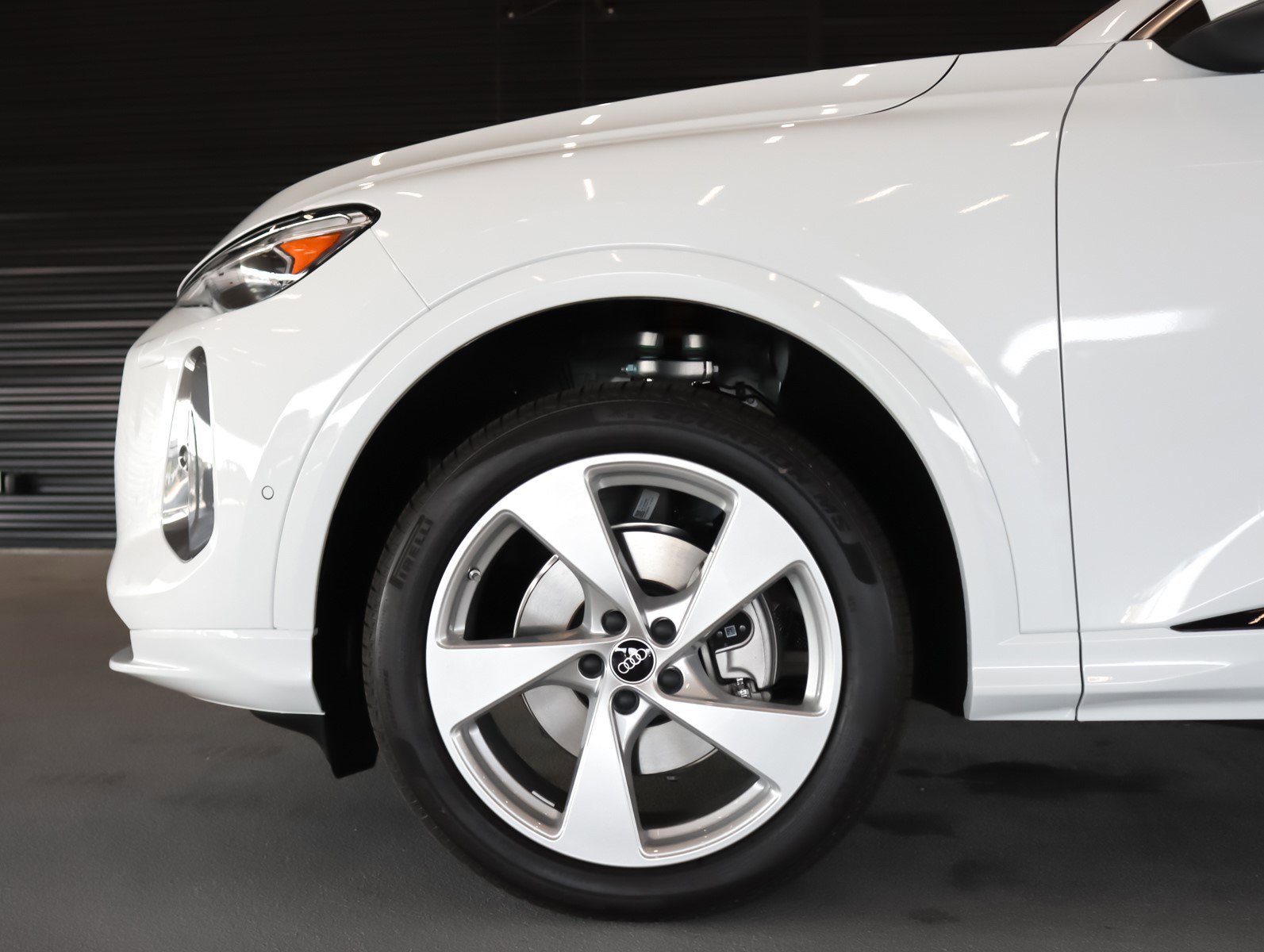 2025 Audi Q5 Premium Plus photo 3