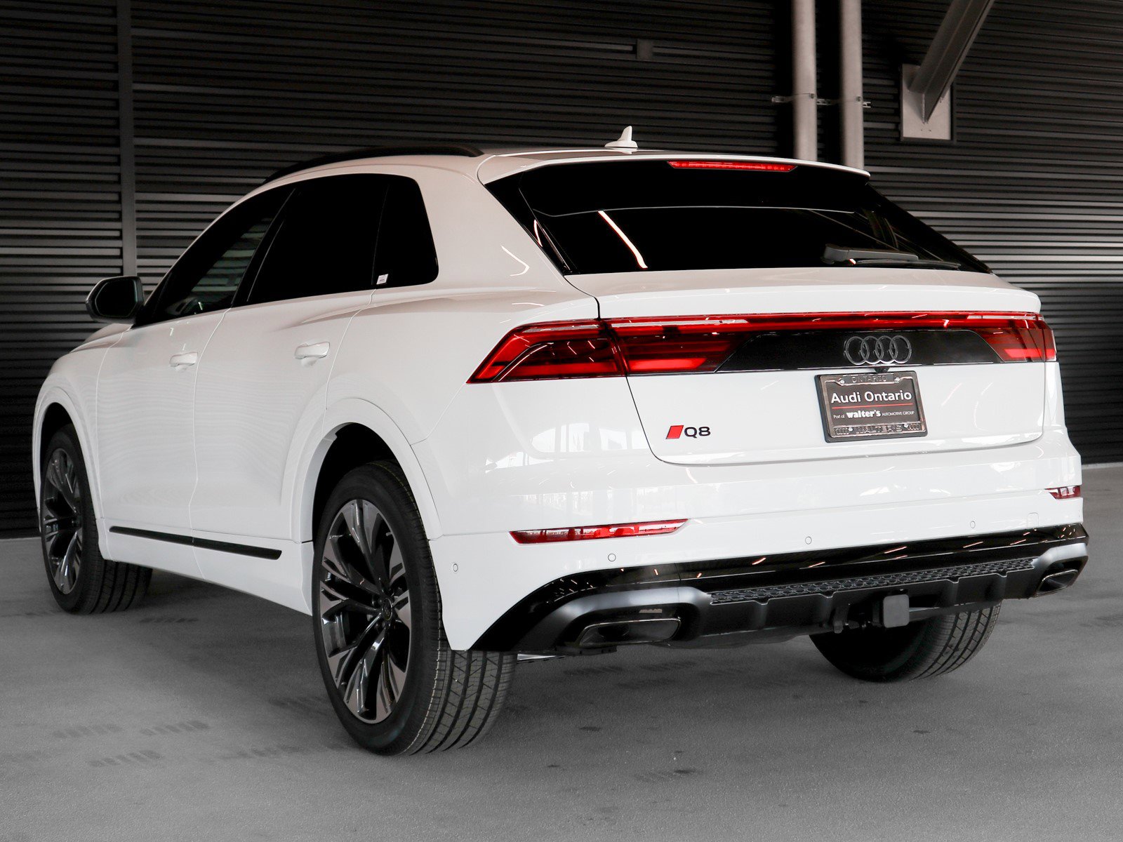 2025 Audi Q8 55 Premium Plus photo 2