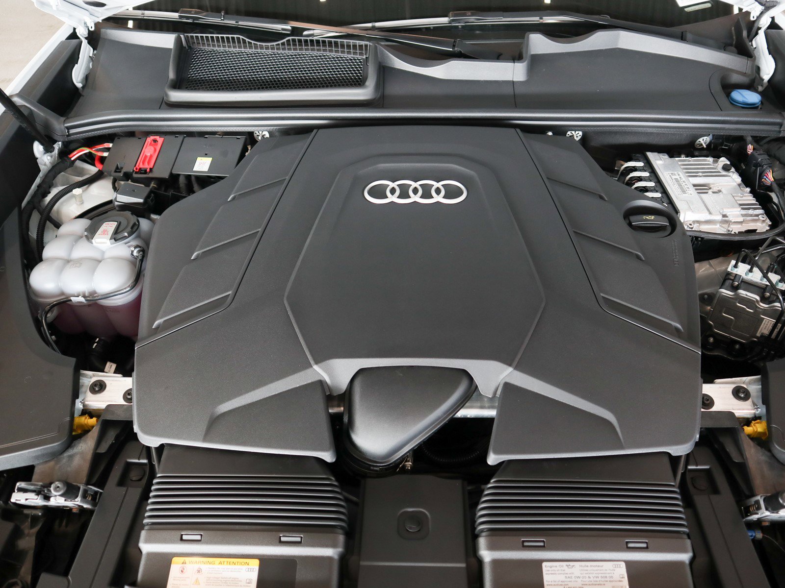 2025 Audi Q8 55 Premium photo 3