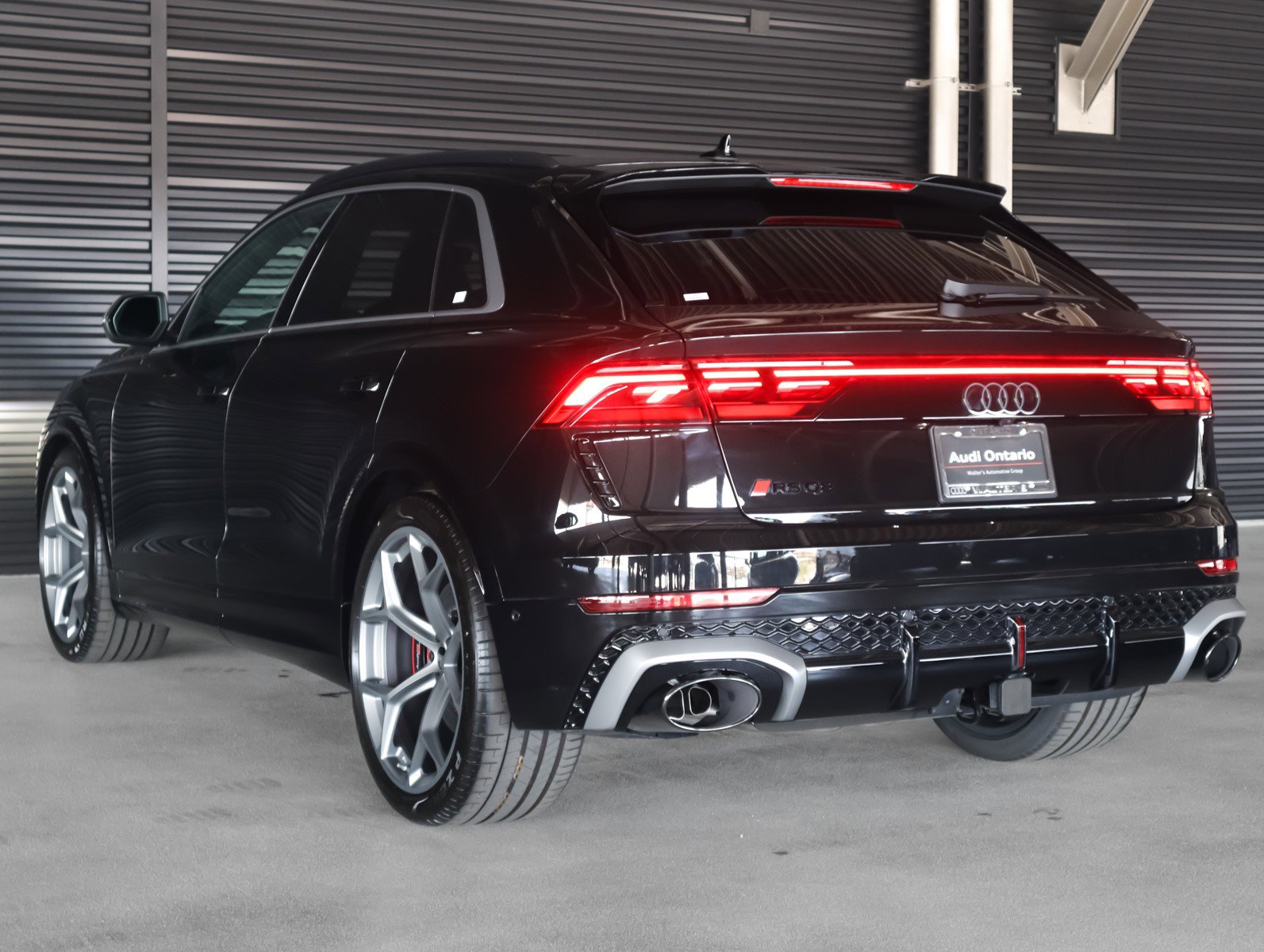 2025 Audi RS Q8 photo 2