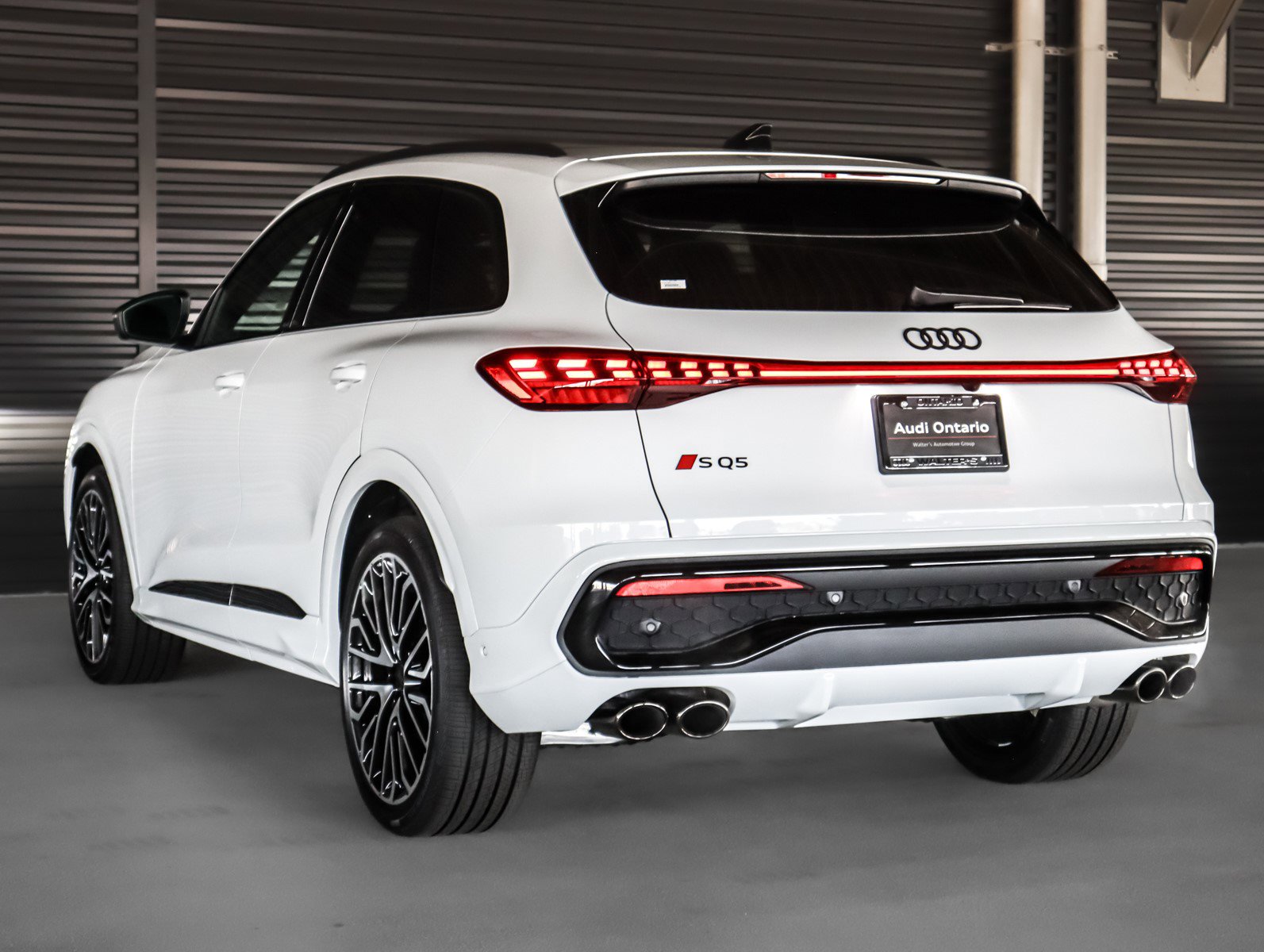 2025 Audi SQ5 Premium Plus photo 2