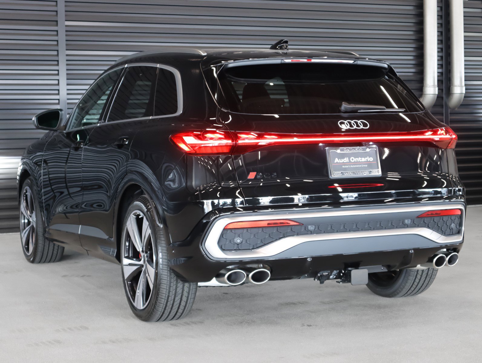 2025 Audi SQ5 Prestige photo 2