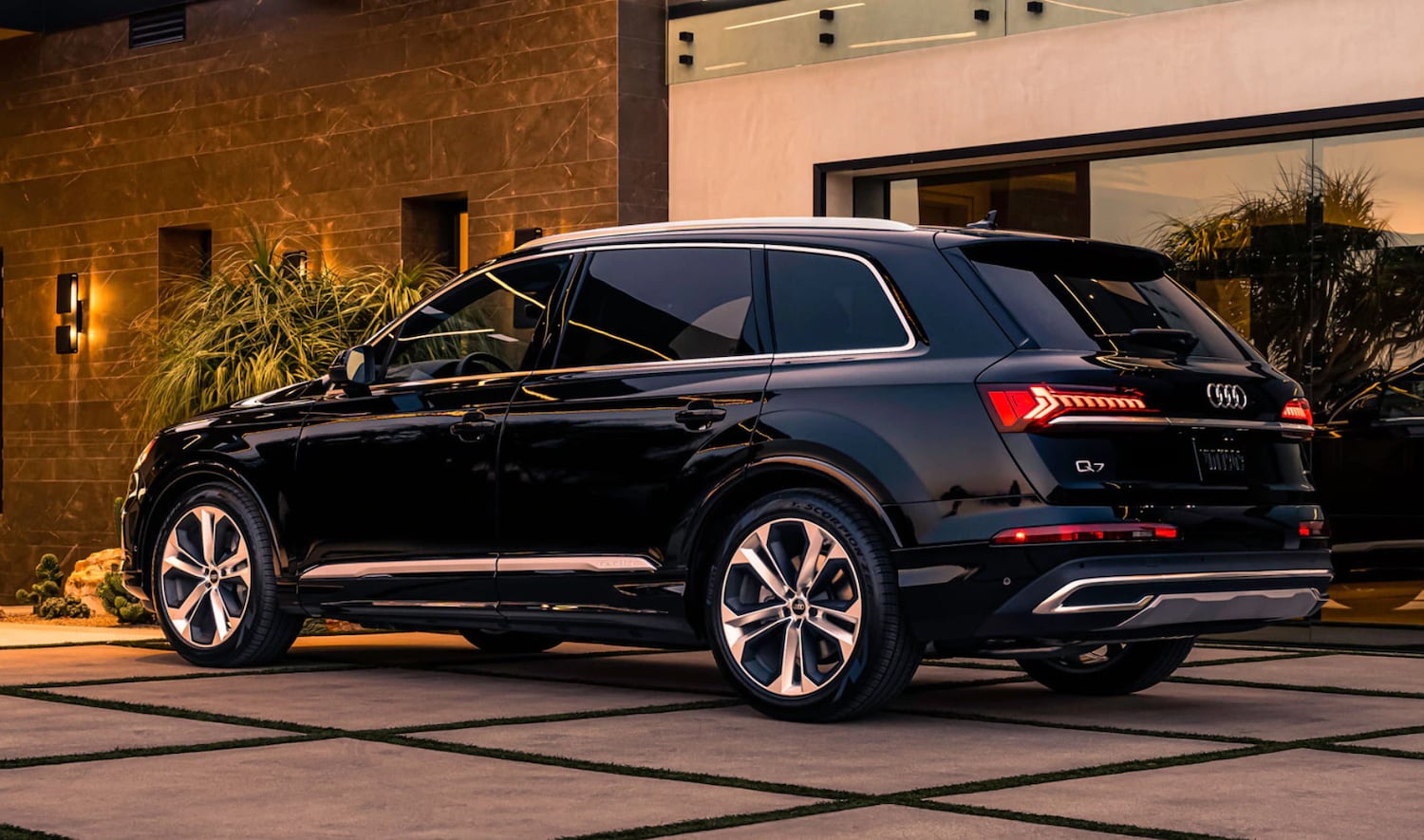 2023 Audi Q7 55 Premium Plus