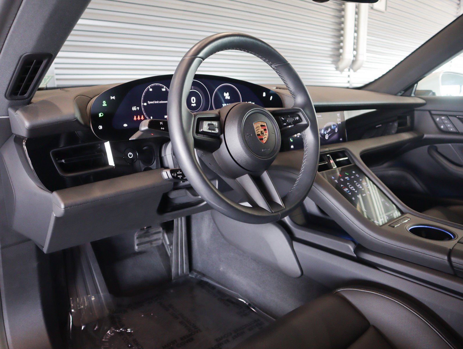 2023 Porsche Taycan photo 4