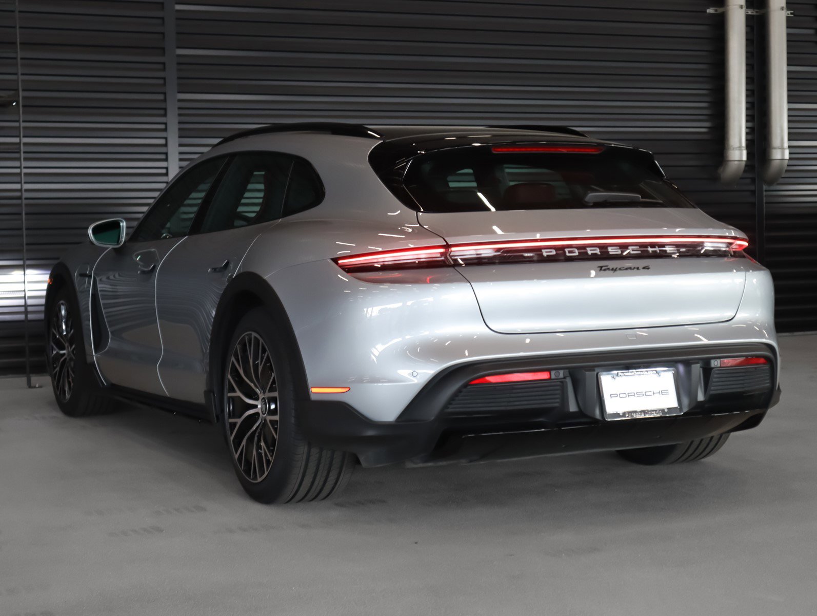2022 Porsche Taycan 4 Cross Turismo photo 3