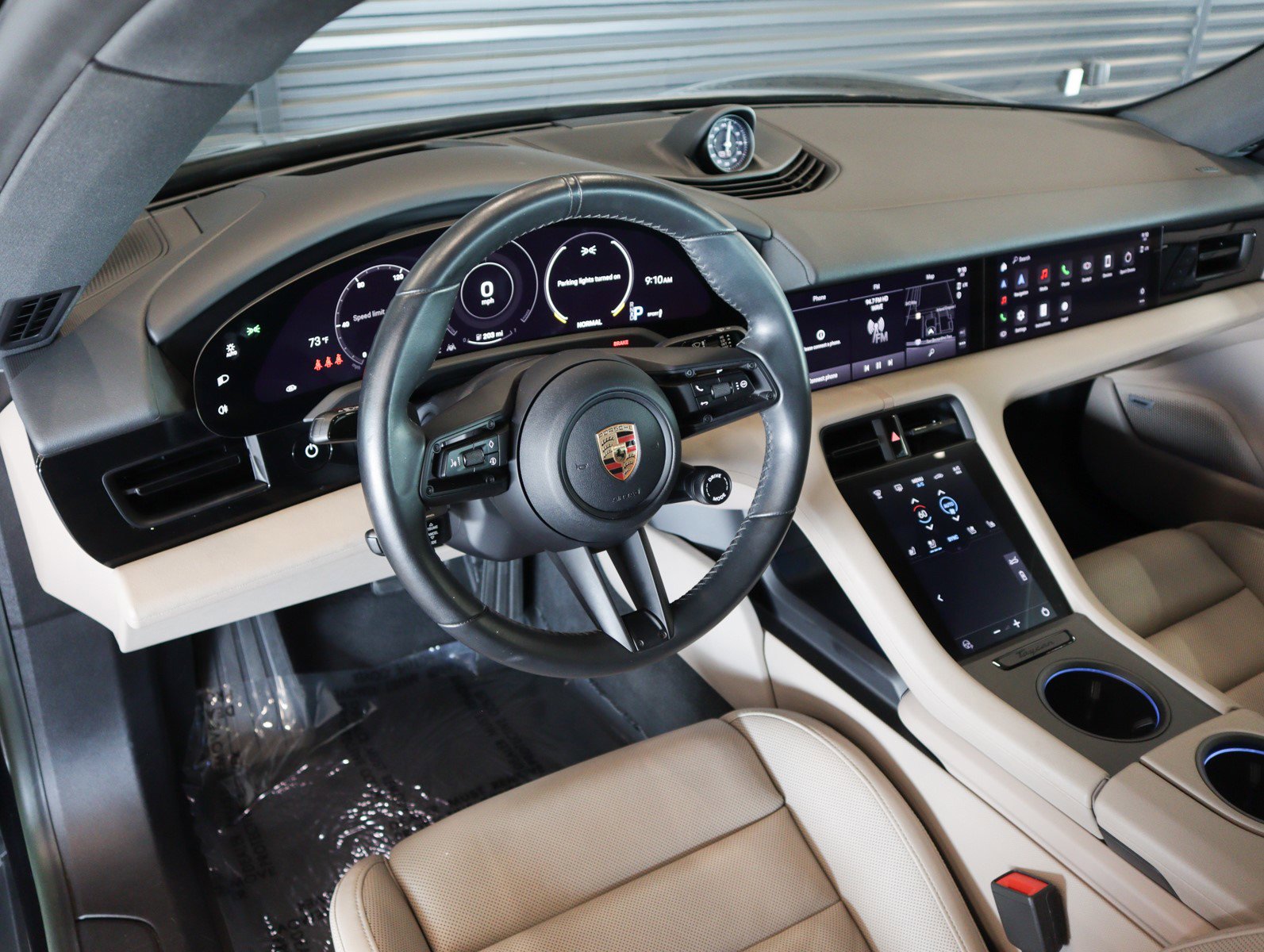 2022 Porsche Taycan photo 4