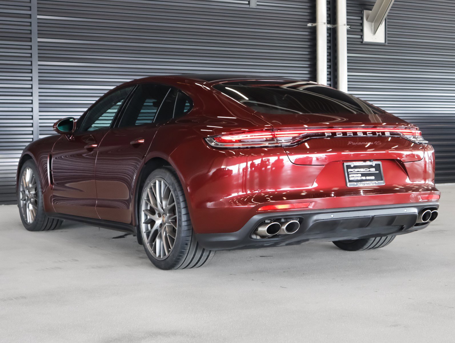 2021 Porsche Panamera 4S photo 3
