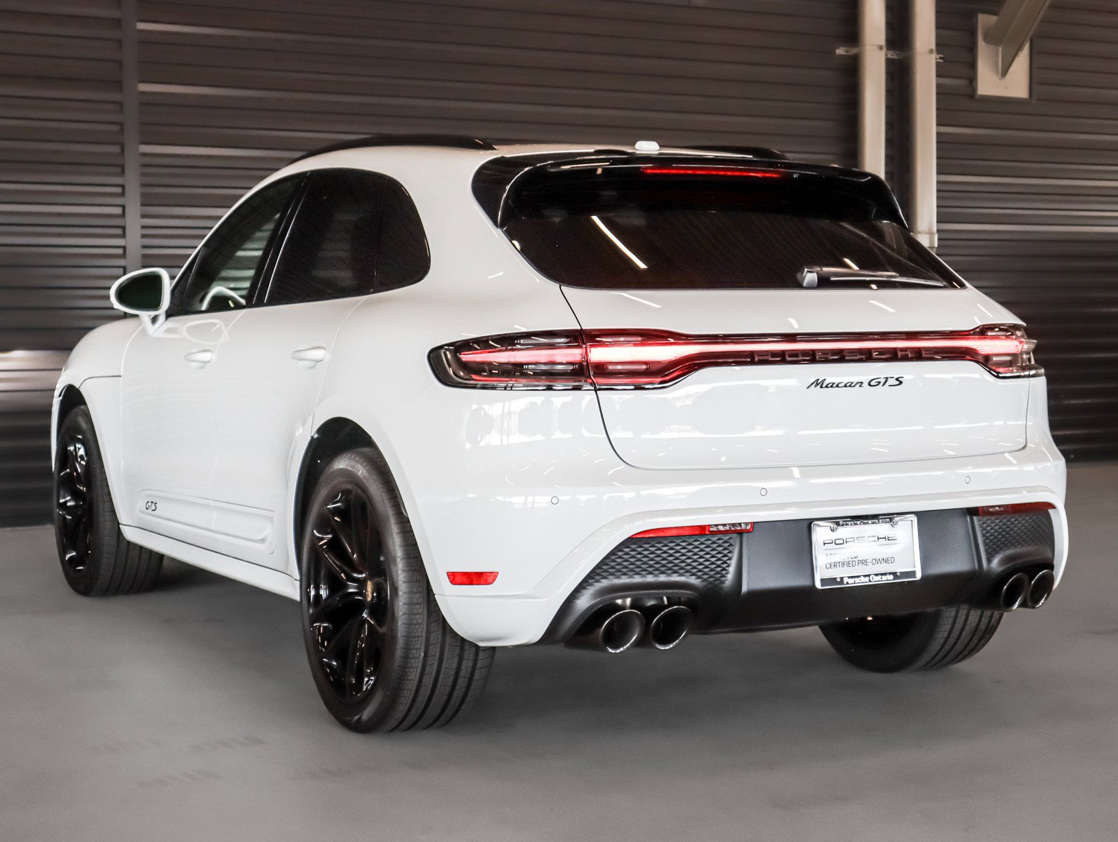 2025 Porsche Macan GTS photo 3