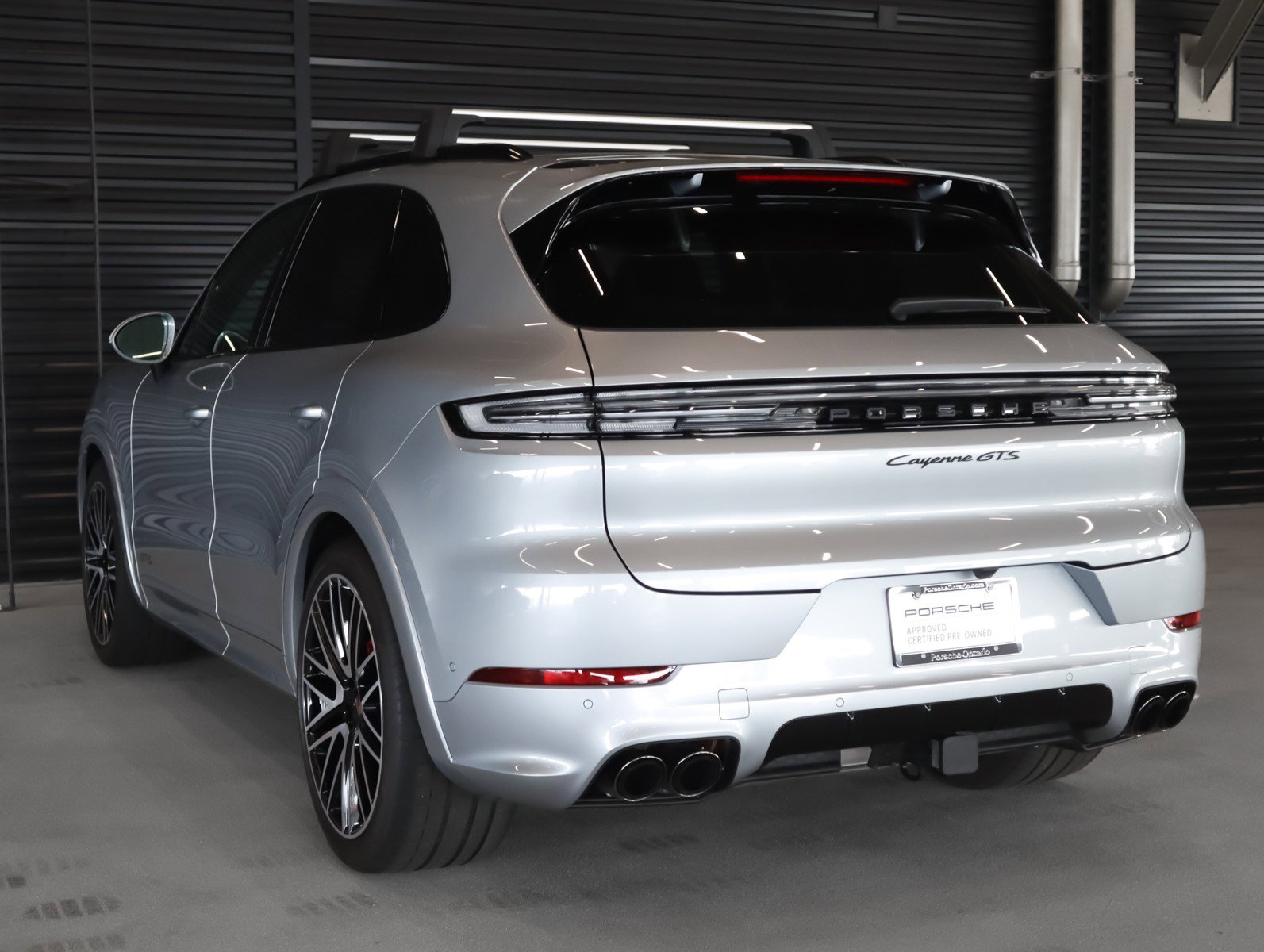 2025 Porsche Cayenne GTS photo 3