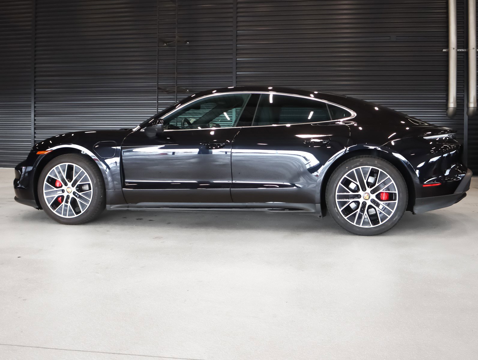2023 Porsche Taycan 4S photo 2
