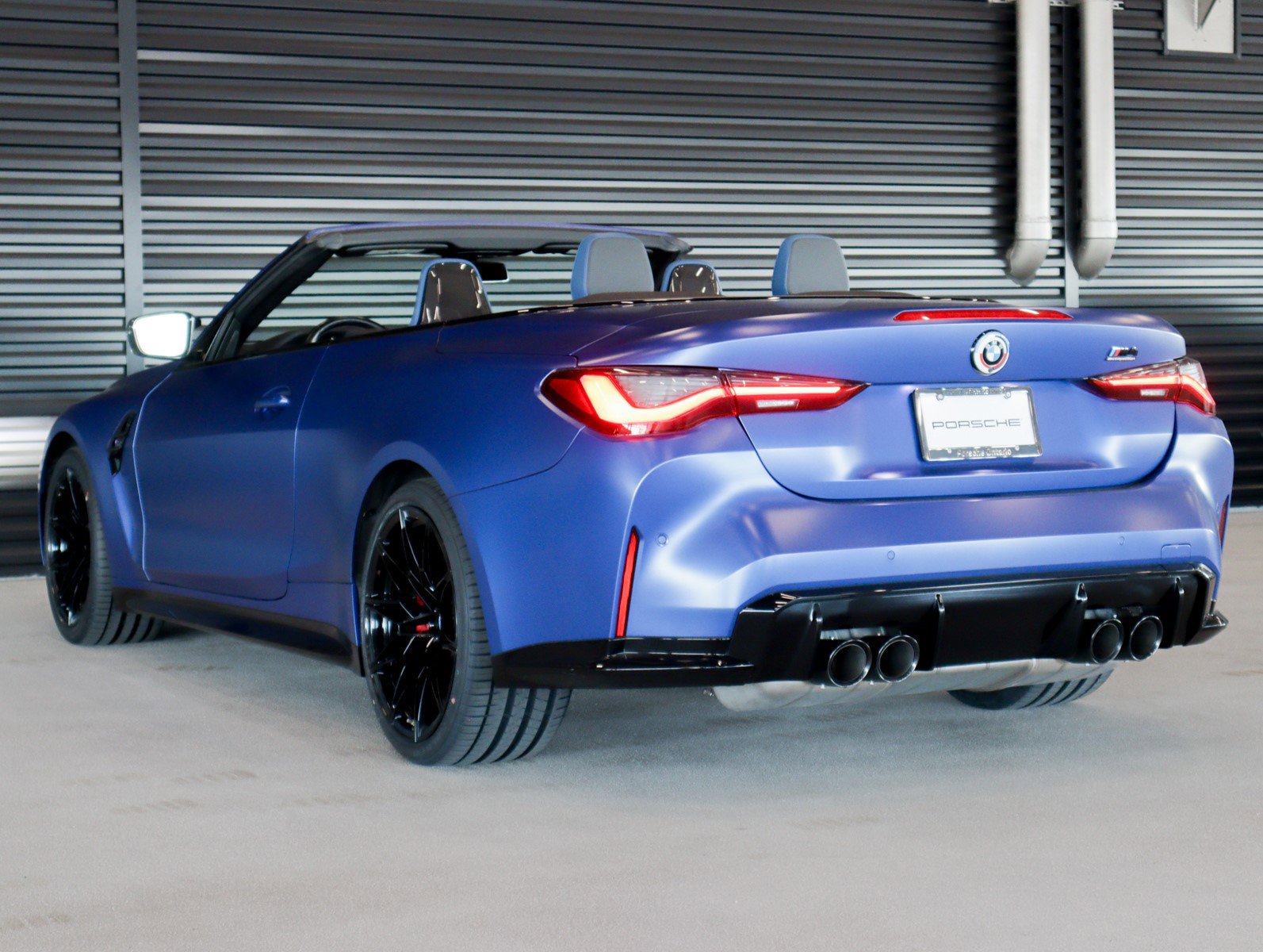 2022 Bmw M4 Competition xDrive Convertible photo 2