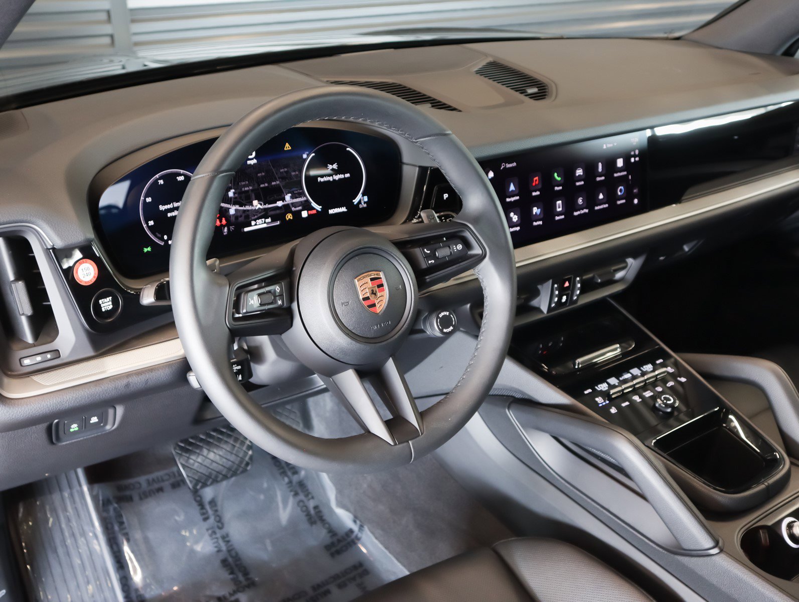 2025 Porsche Cayenne photo 4