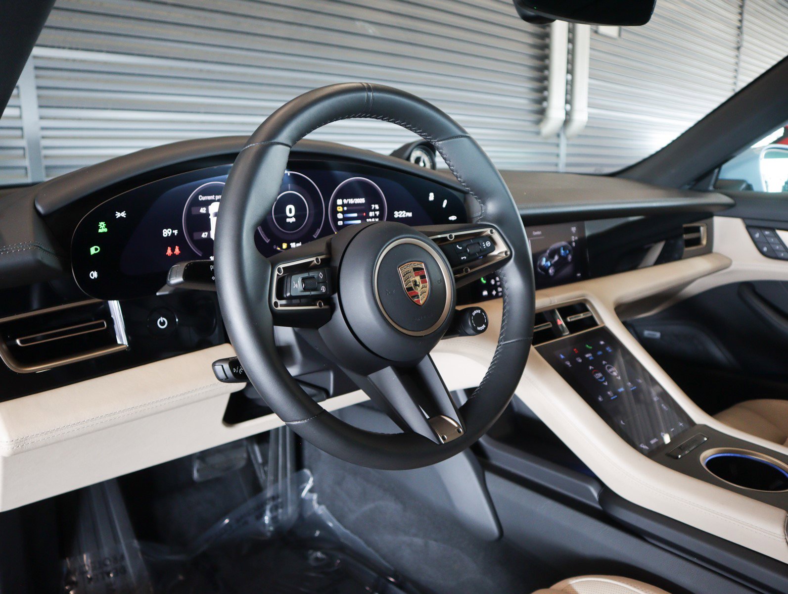 2023 Porsche Taycan 4S Cross Turismo photo 4