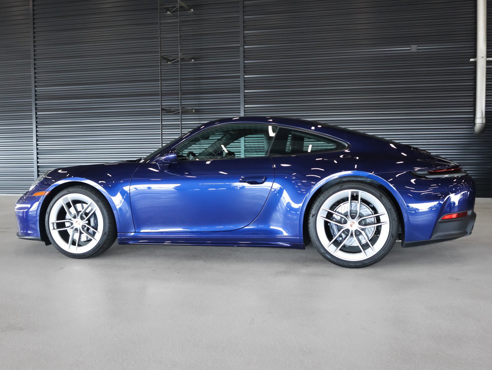 2025 Porsche 911 Coupe photo 2
