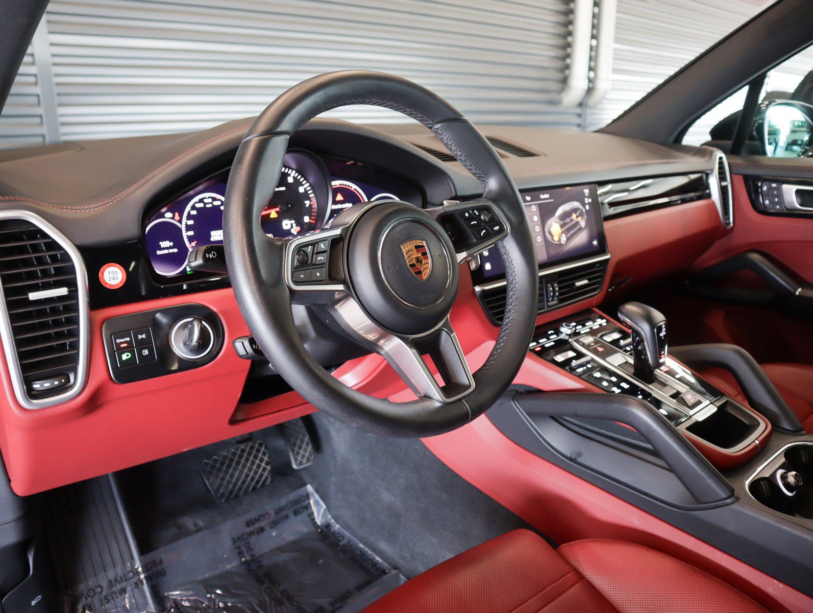 2022 Porsche Cayenne Base photo 4
