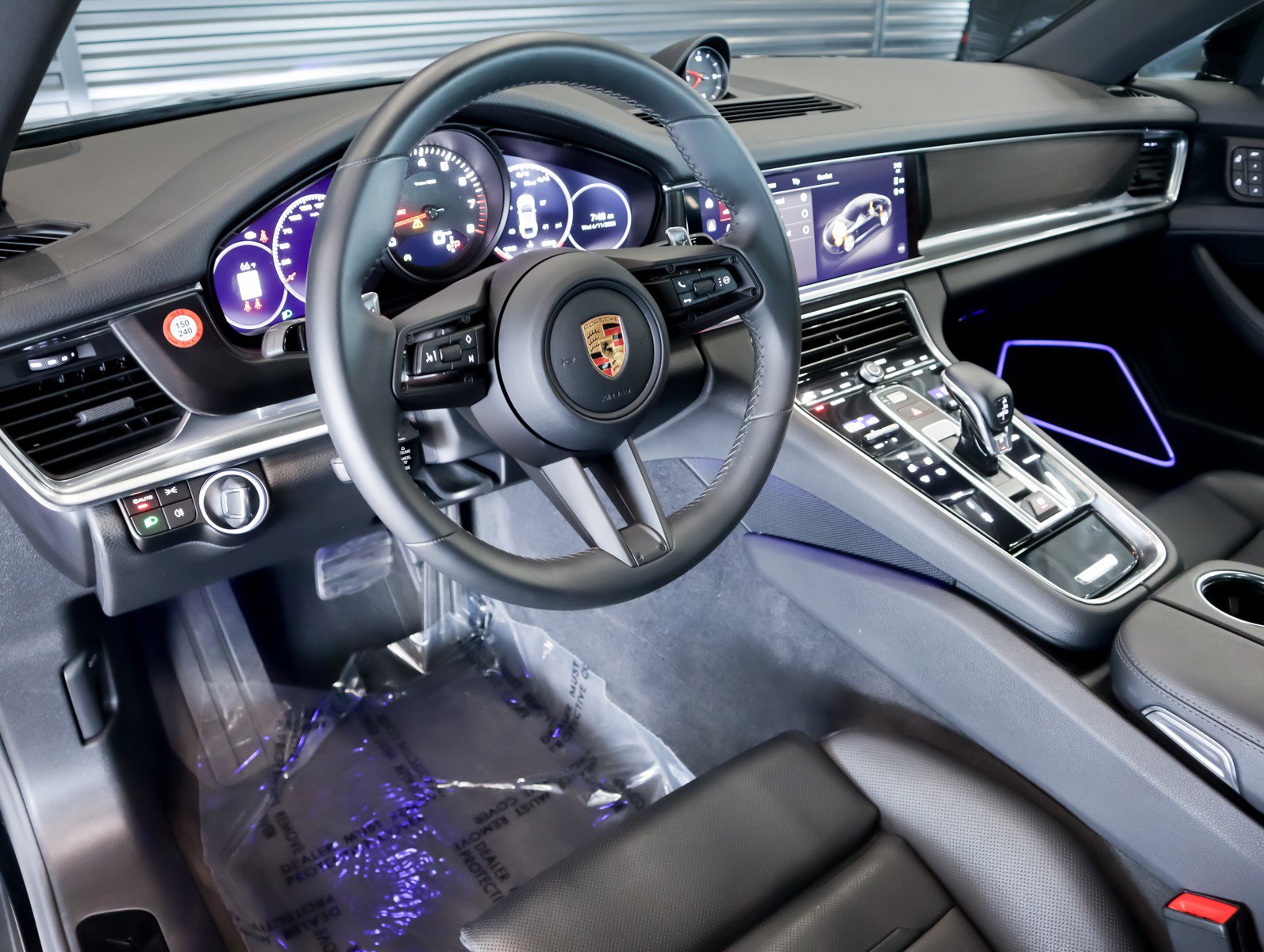 2023 Porsche Panamera Platinum photo 4