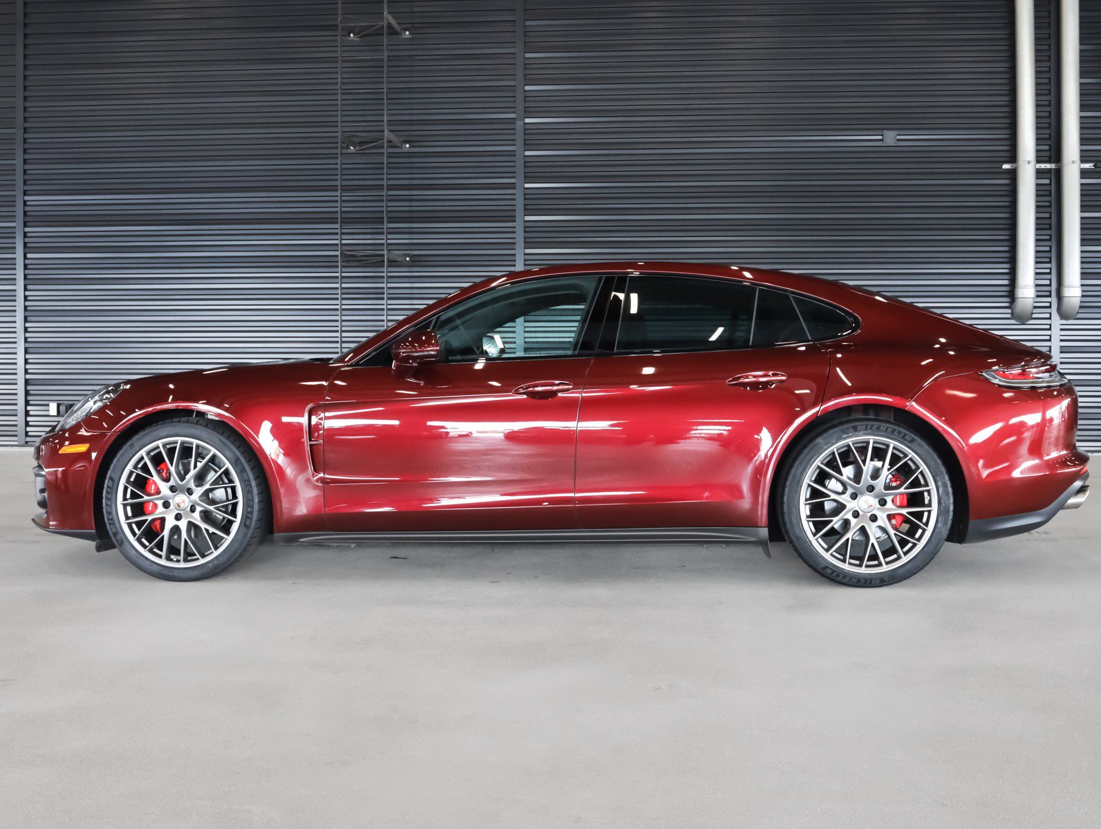 2021 Porsche Panamera 4S photo 2