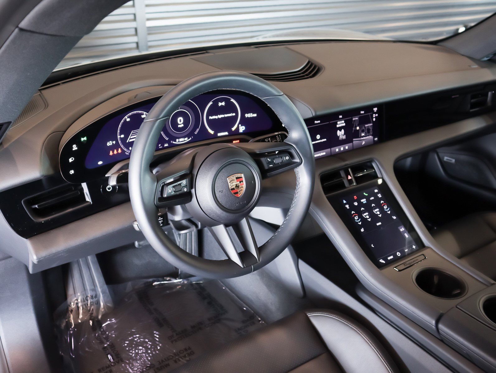 2024 Porsche Taycan photo 4