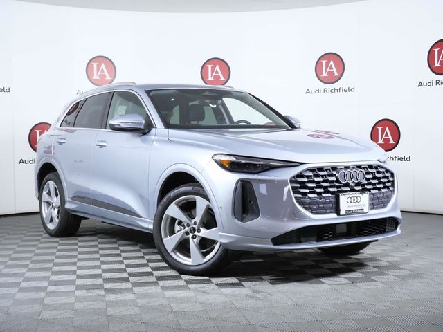 2025 Audi Q5 40 Premium Plus's photo