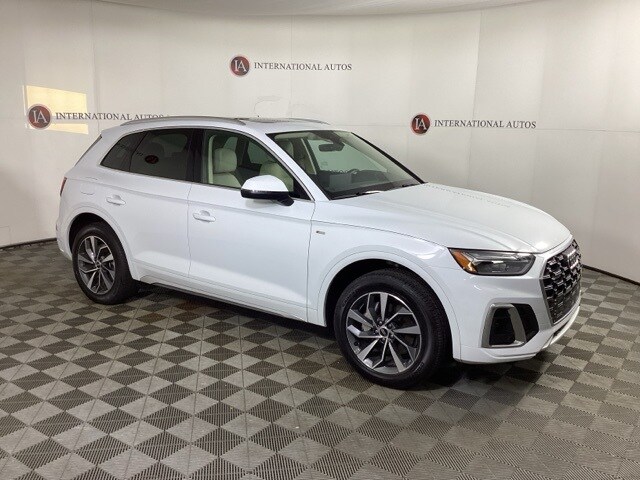 2023 Audi Q5 45 S line Premium photo 2