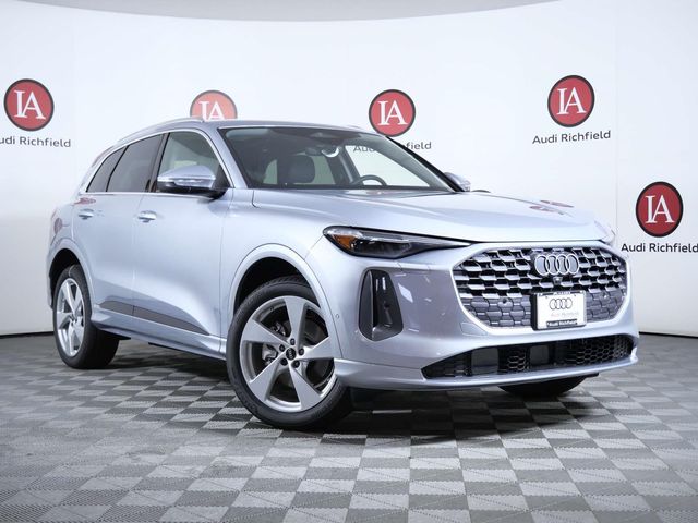 2025 Audi Q5 40 Premium Plus's photo