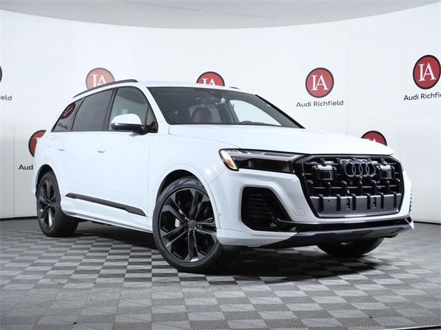 2026 Audi Q7 Premium Plus's photo