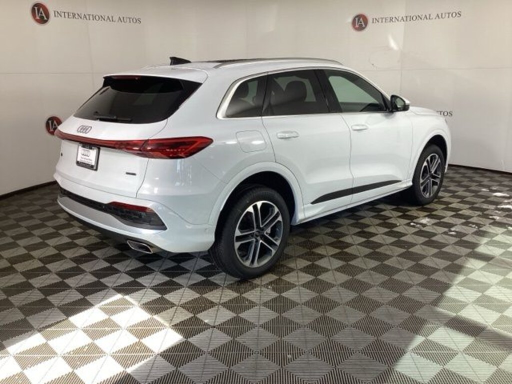 New 2025 Audi Q5 2.0T Premium SUV