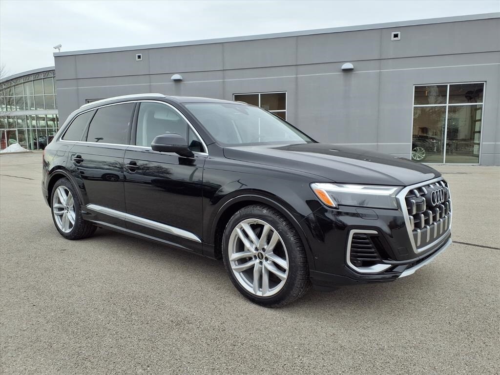2025 Audi Q7 Premium Plus's photo