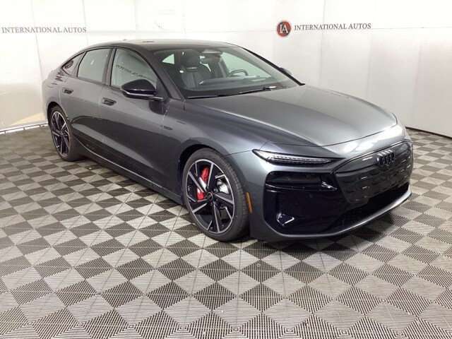 2025 Audi S6 Prestige photo 3