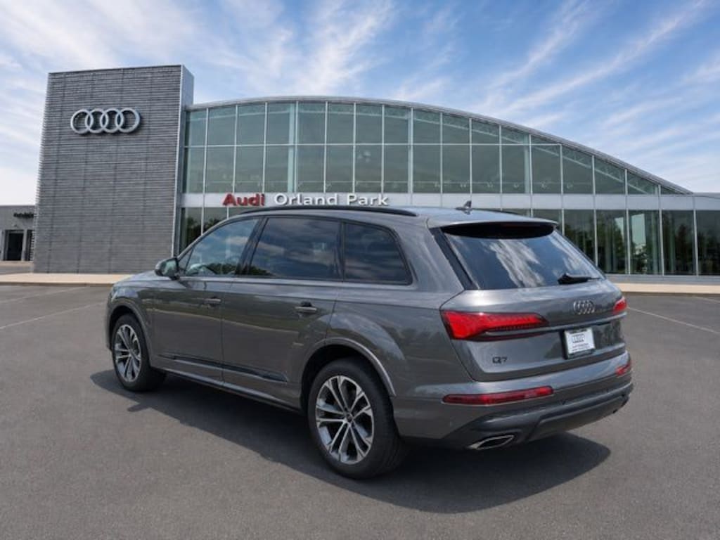 New 2026 Audi Q7 45 Premium SUV