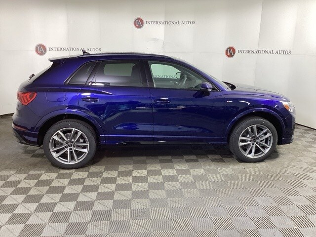 2025 Audi Q3 Premium photo 3