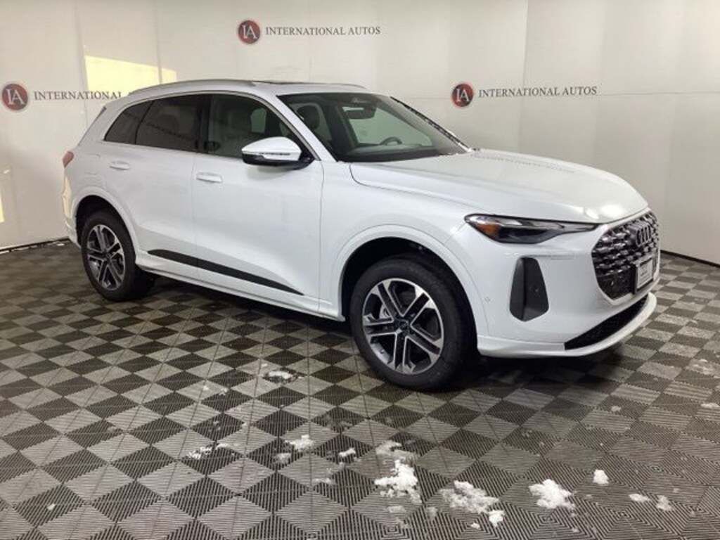 New 2025 Audi Q5 2.0T Premium SUV