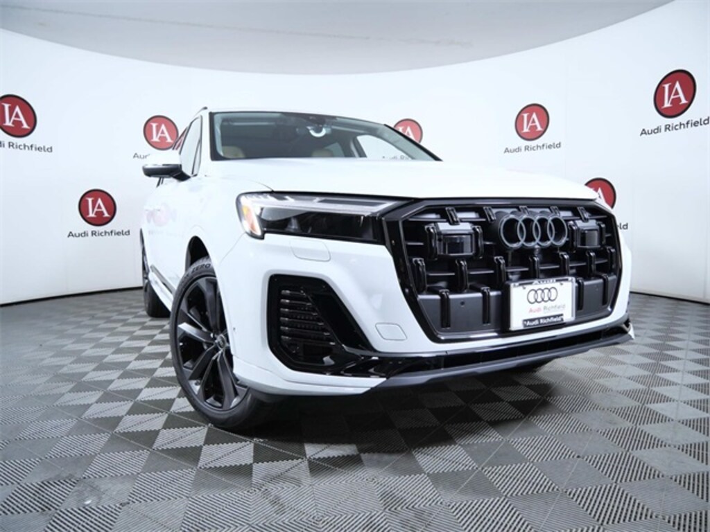New 2025 Audi Q7 55 Premium Plus SUV