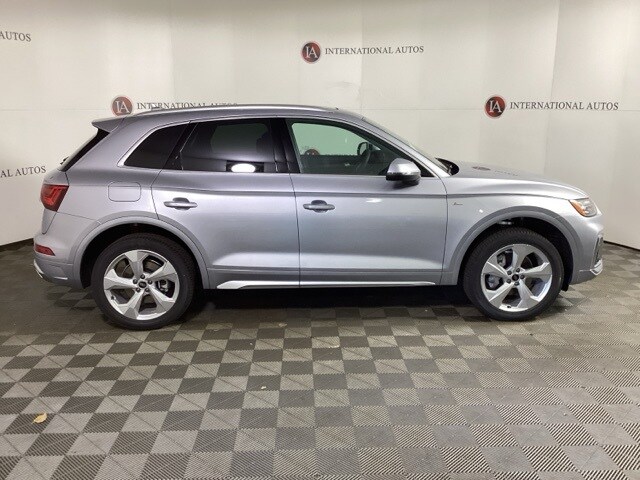 2025 Audi Q5 45 S line Premium Plus photo 3
