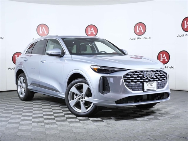 2025 Audi New Q5 Premium Plus's photo