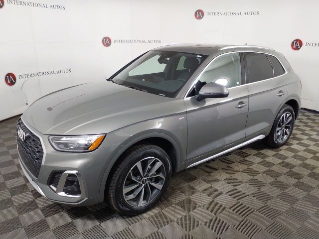 2023 Audi Q5 45 Premium Plus's photo